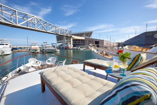 Charming Boat In Barcelona - Perfect Getaway Hotel Sant Adria de Besos Exterior photo
